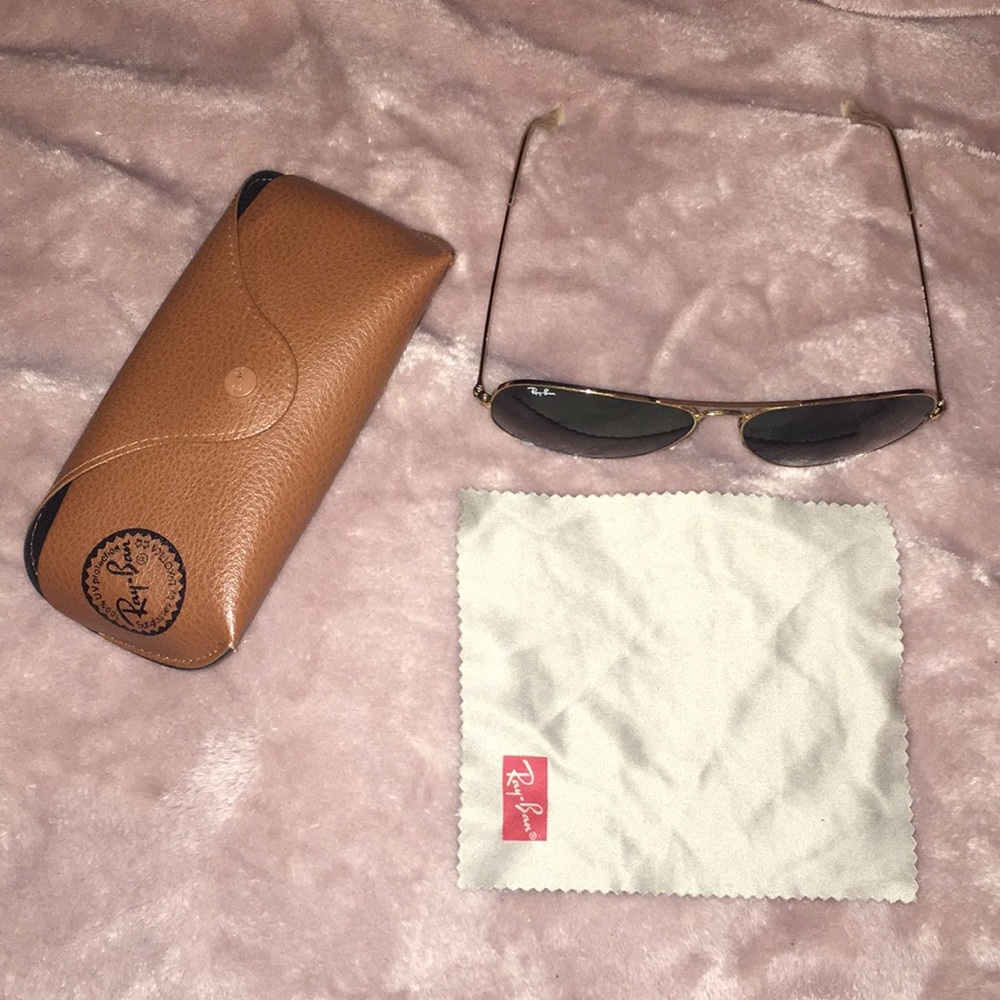 Ray Ban Aviators - Picture 2 of 3